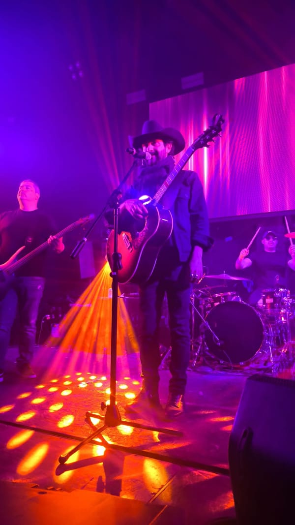 Tuco Cardenas & Viento En Contra